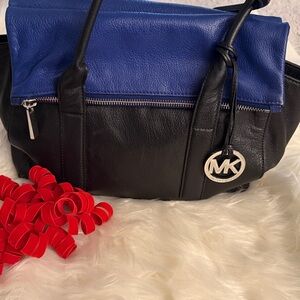 MICHAEL KORS TIPPI BLACK AND SAPPHIRE LEATHER SATCHEL, PURSE,HANDBAG NWOT🔥